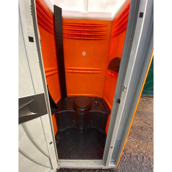 Second-hand hot water portable toilet